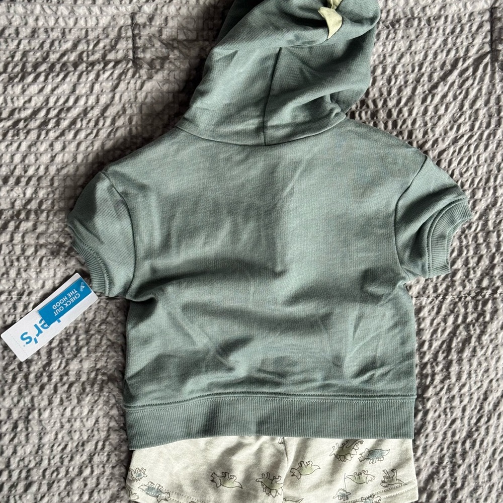 ⚠️ Carter’s Baby Set⚠️ - Picture 3 of 3